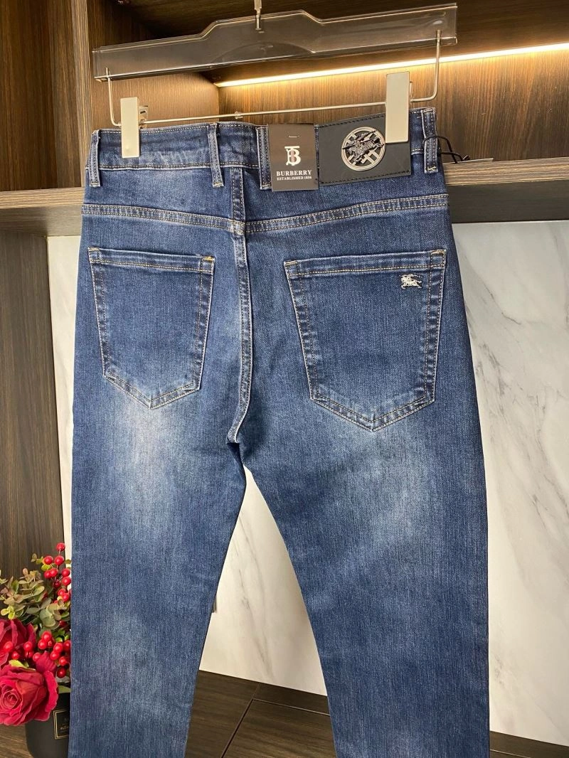 Burberry Jeans Snug 105752