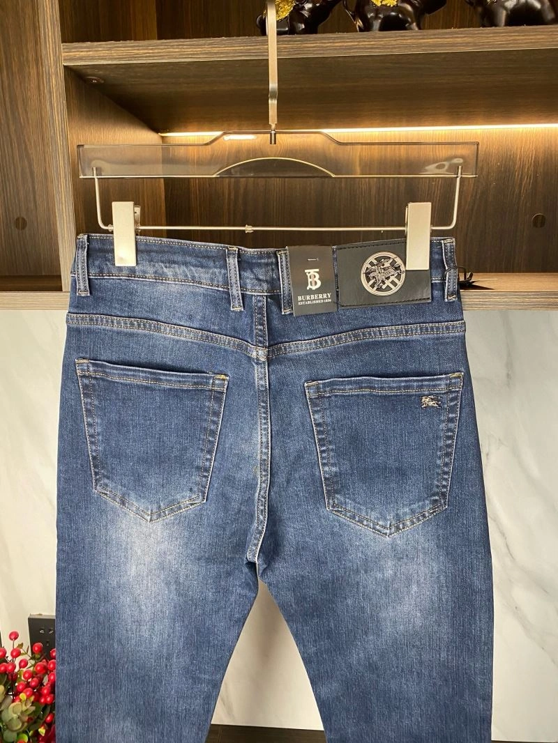 Burberry Jeans Snug 105752