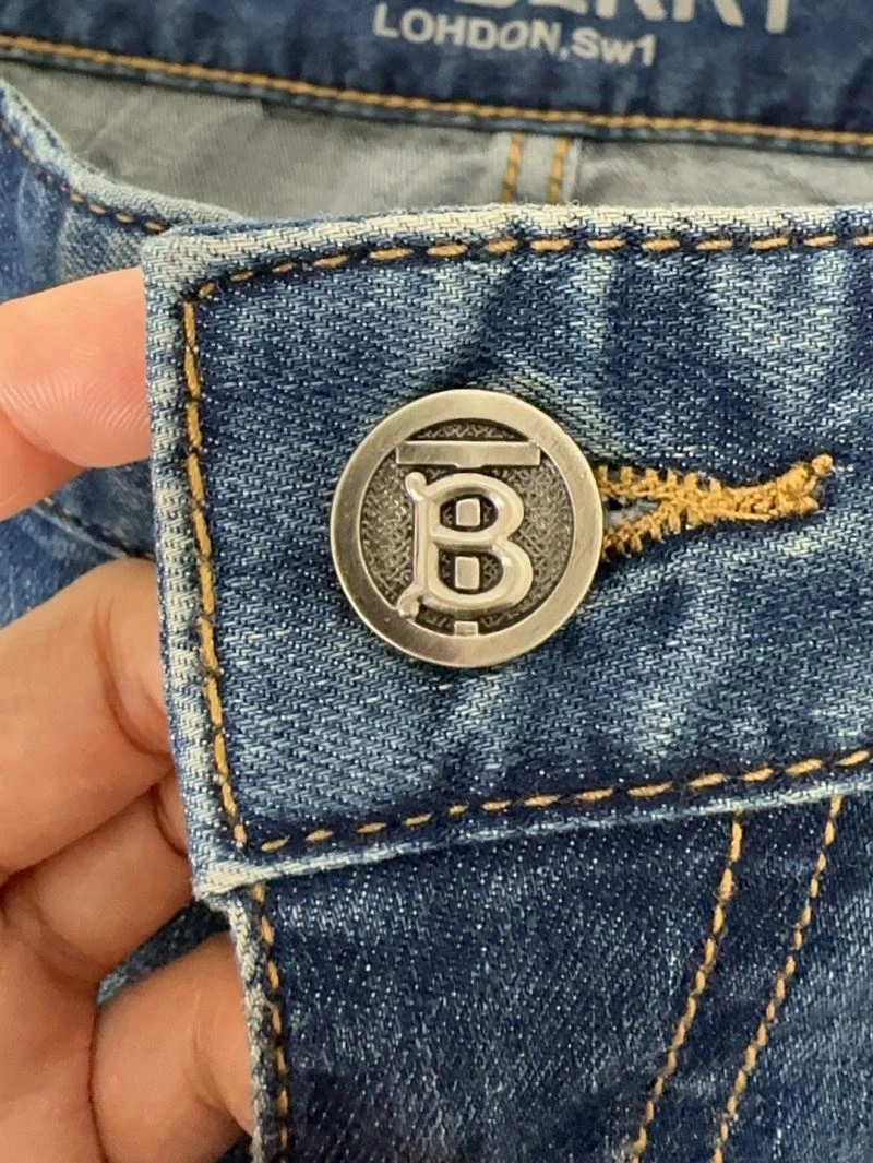 Burberry Jeans Durable 102895