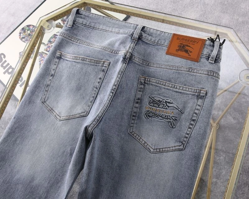 Resilient Burberry Jeans 102849