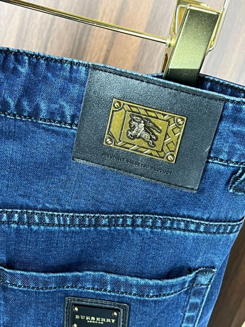 Modern Burberry Jeans 102807