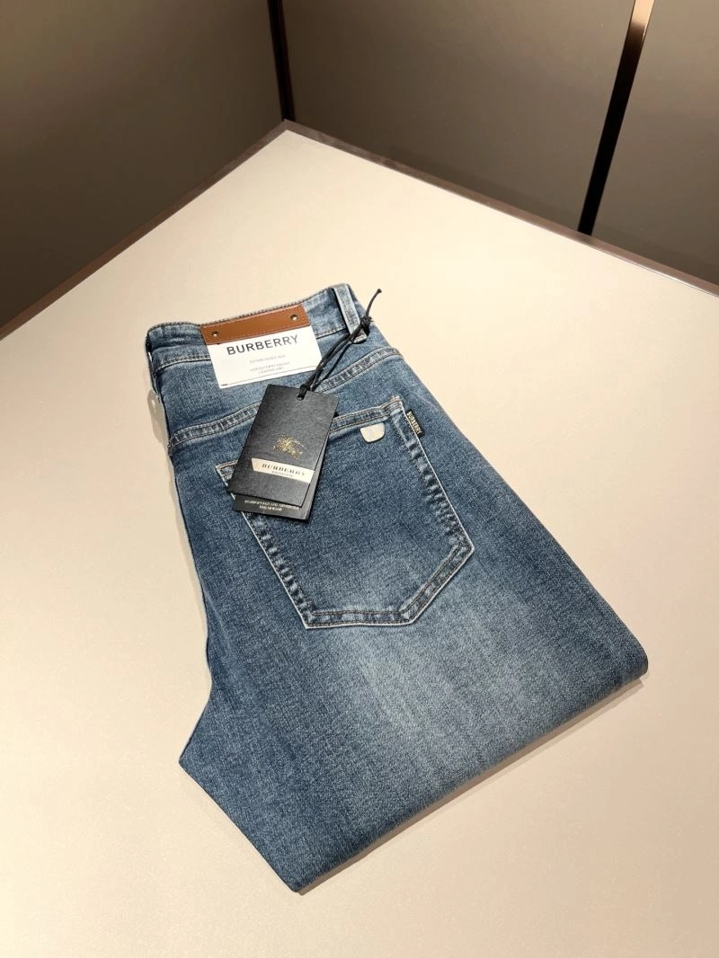 Effortless Burberry Jeans 102318
