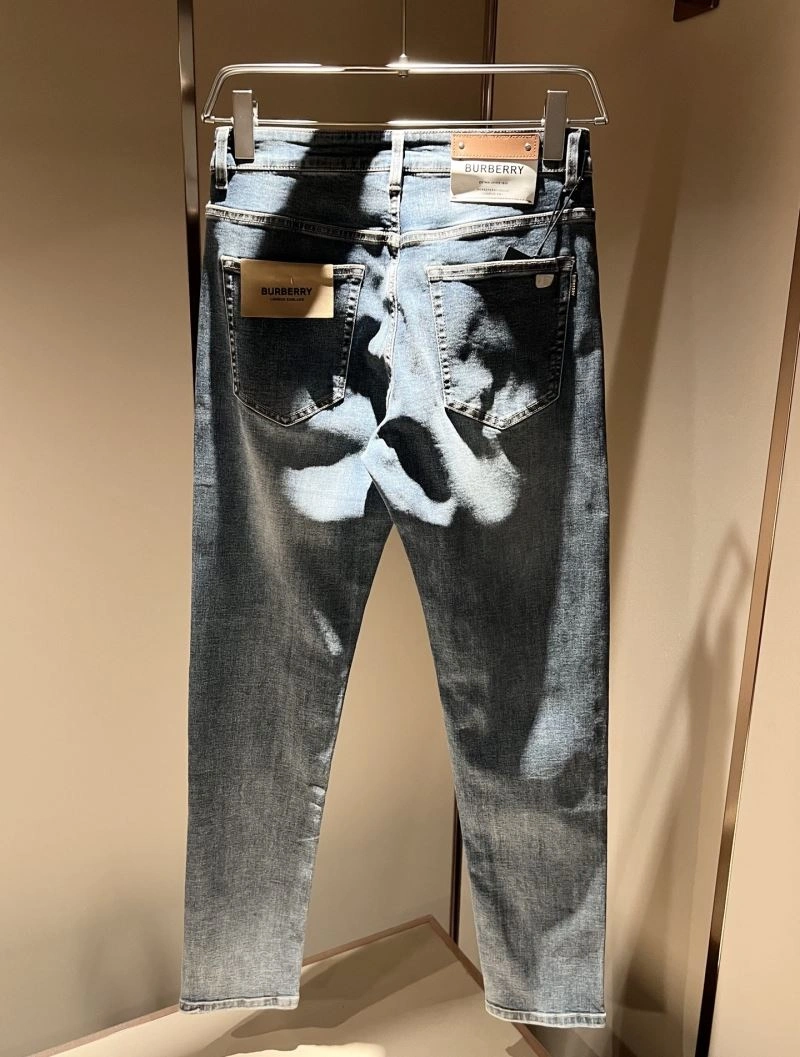 Effortless Burberry Jeans 102318