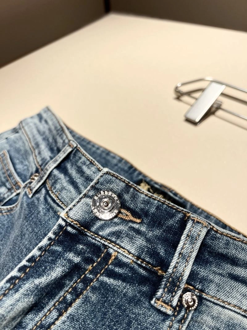 Effortless Burberry Jeans 102318
