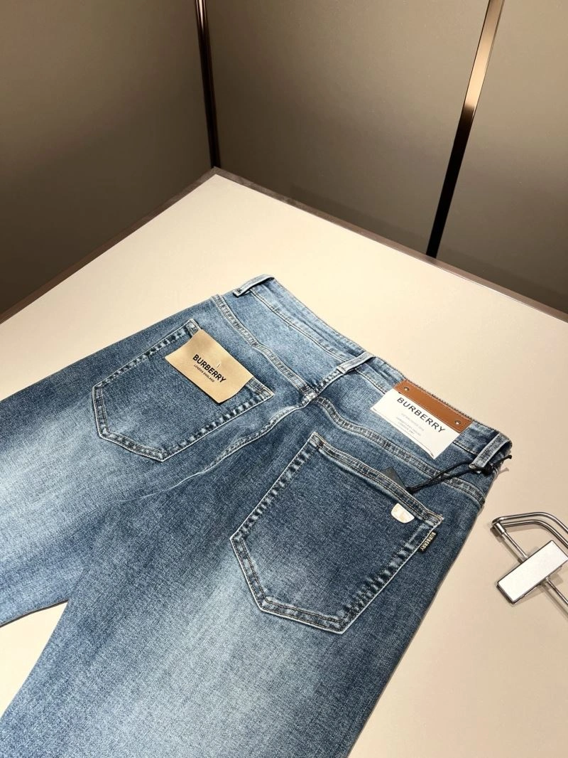 Effortless Burberry Jeans 102318
