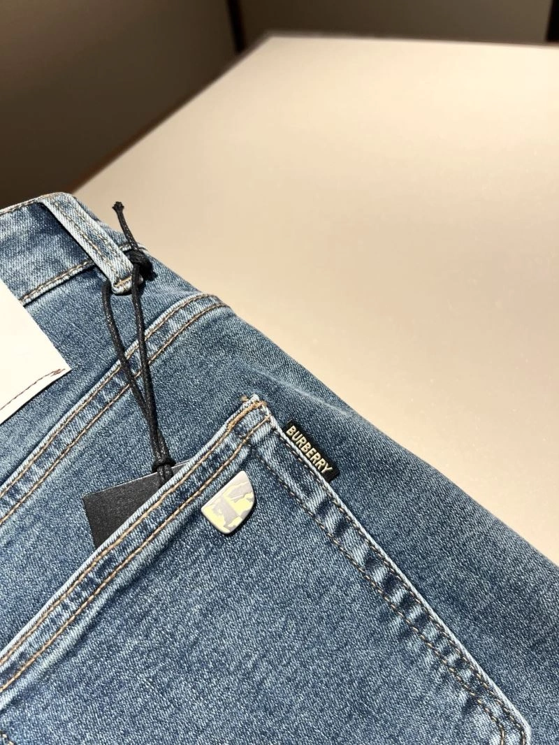 Effortless Burberry Jeans 102318