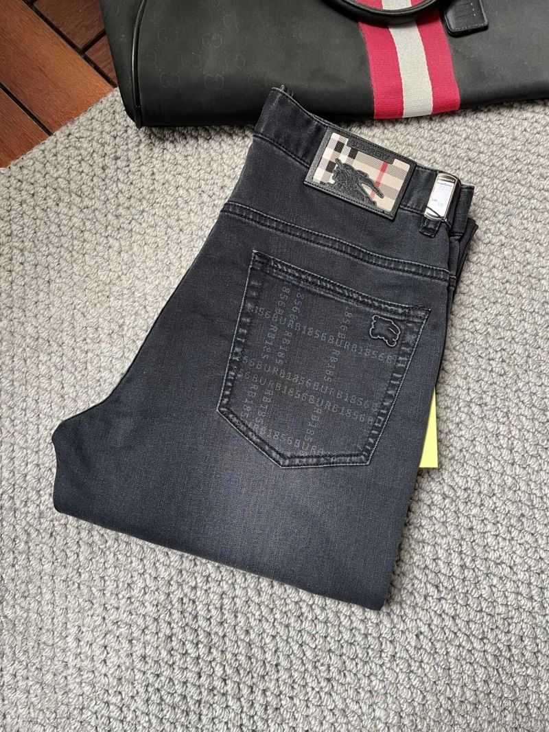 Minimalist Burberry Jeans 101351