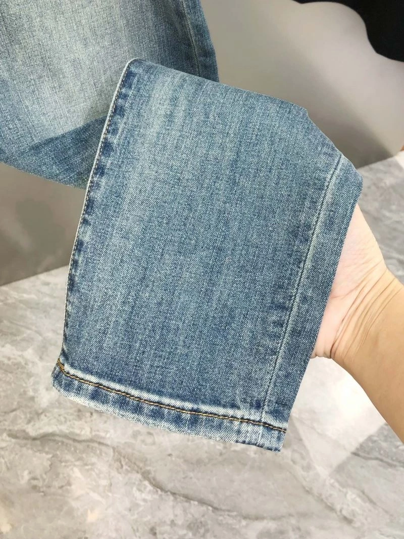Timeless Burberry Jeans 100850