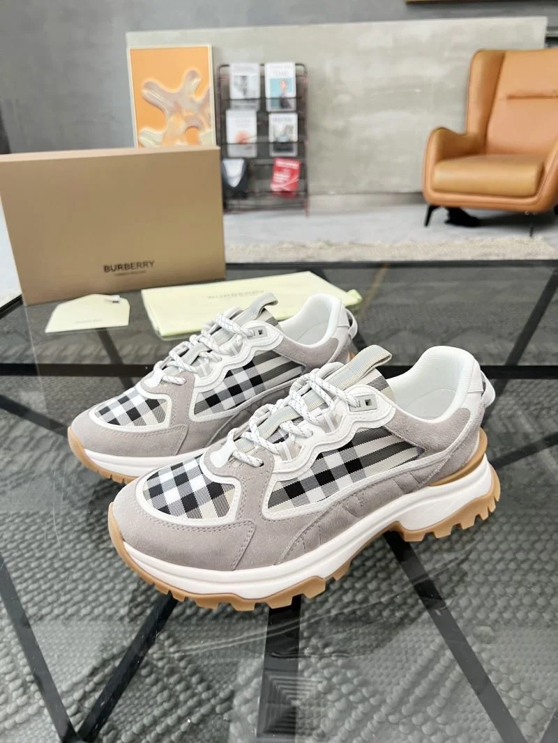 Burberry Low Shoes Minimalist 17093