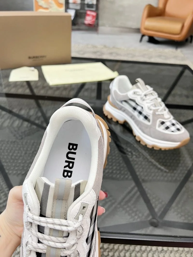 Burberry Low Shoes Minimalist 17093