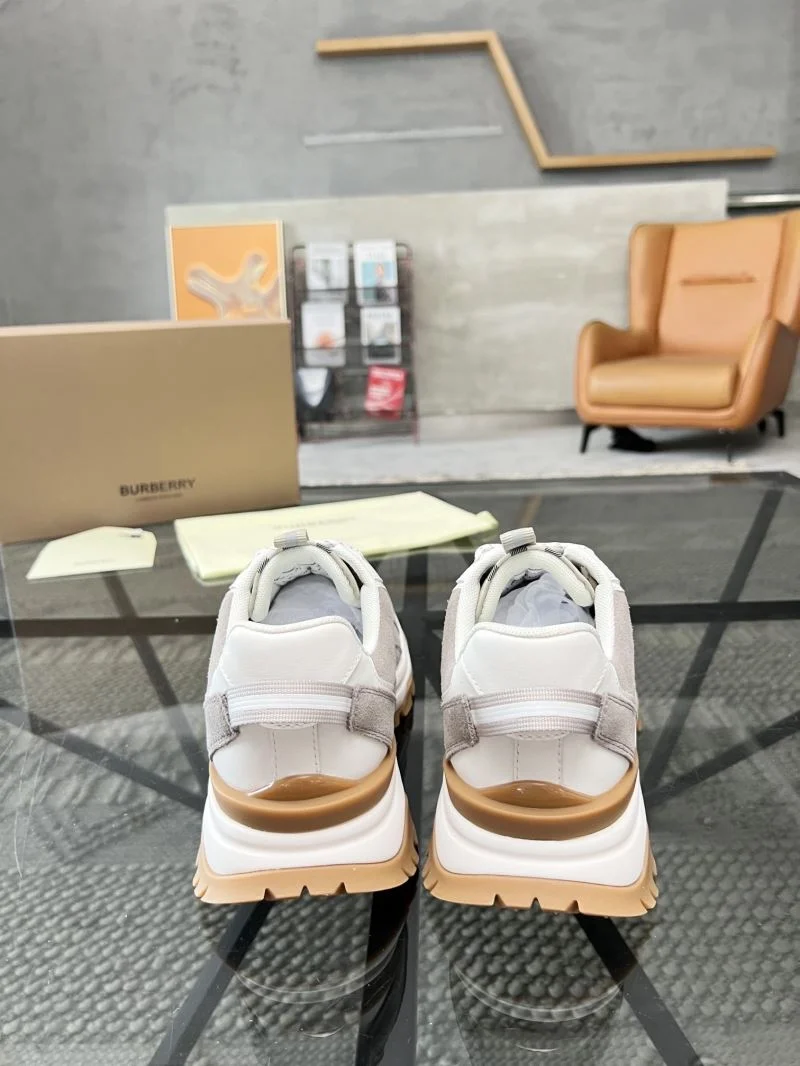 Burberry Low Shoes Minimalist 17093