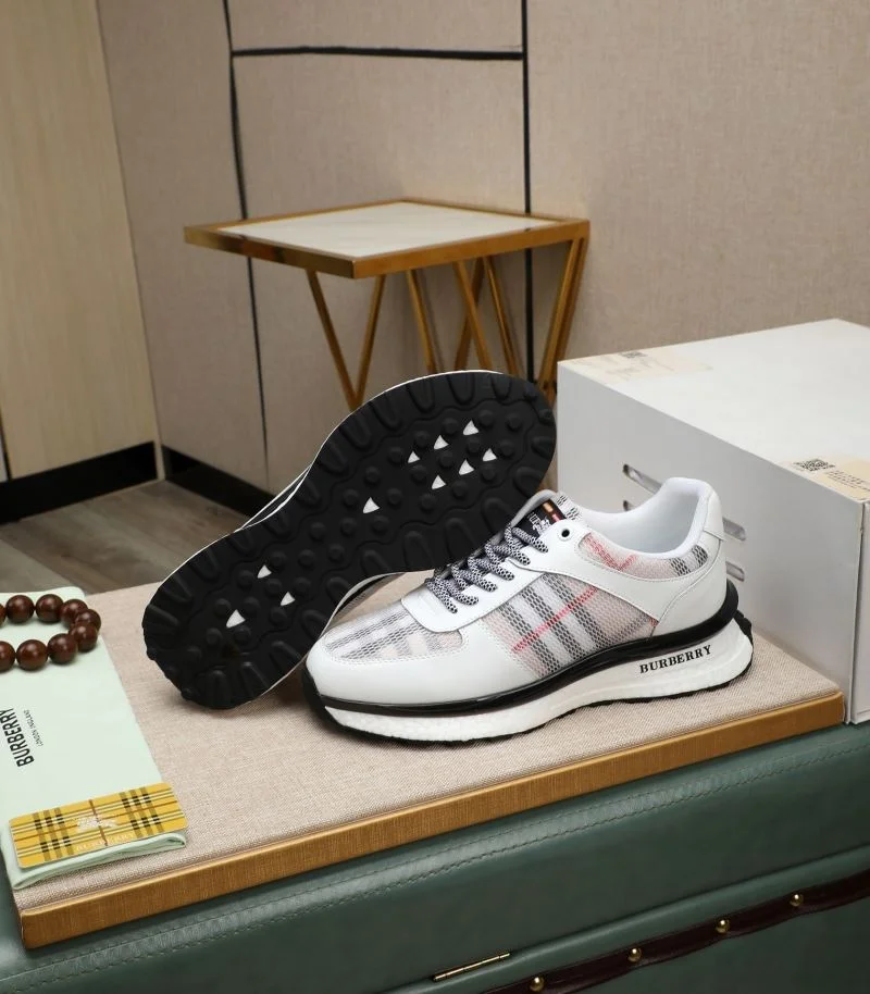 Bold Burberry Low Shoes 17100