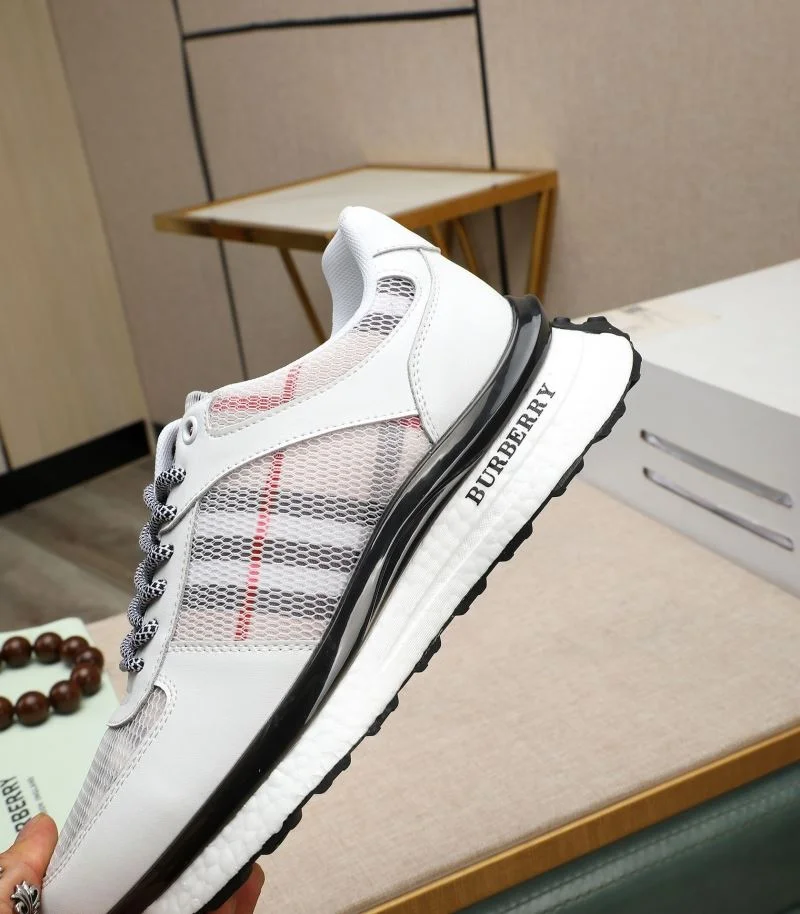 Bold Burberry Low Shoes 17100