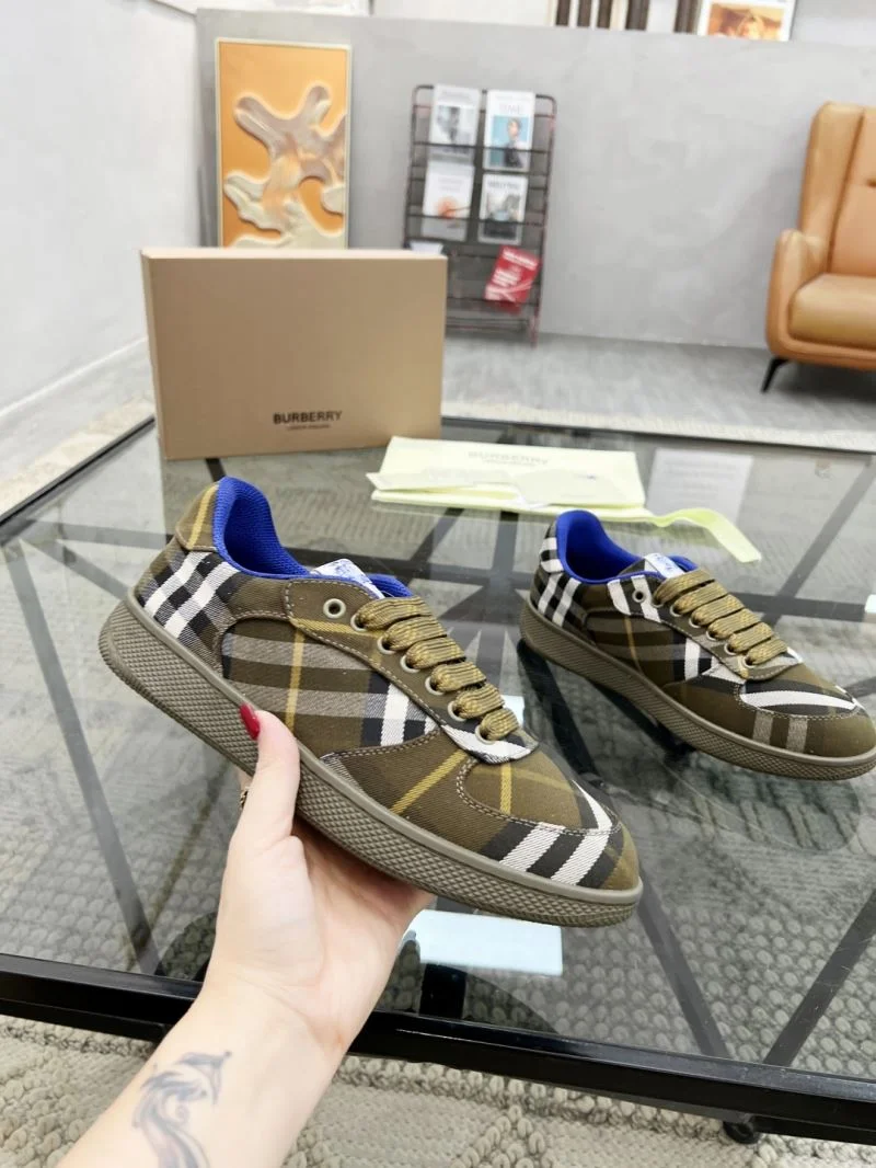 Burberry Low Shoes Sporty 17206