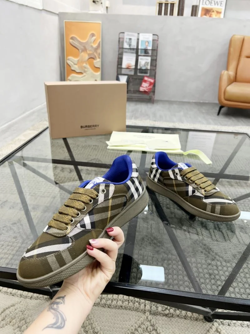 Burberry Low Shoes Sporty 17206