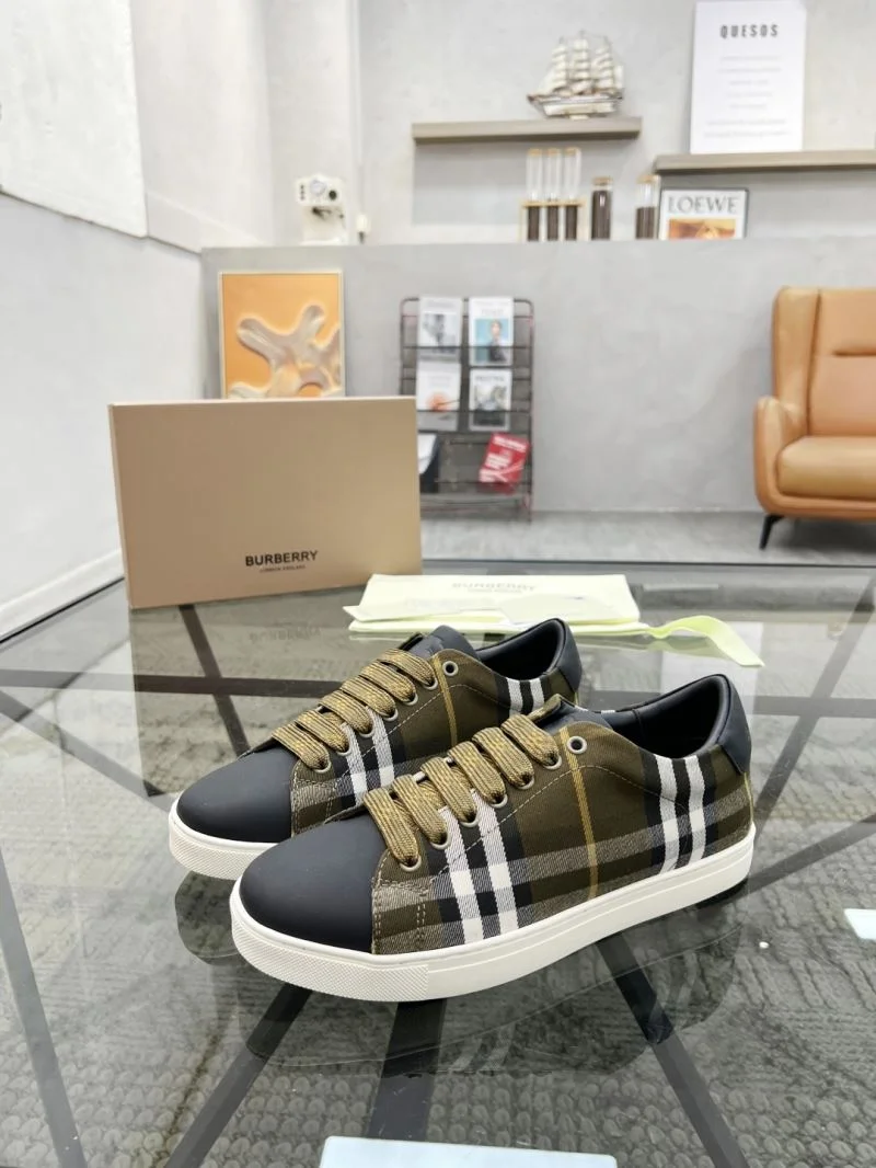 Burberry Low Shoes Premium 17090