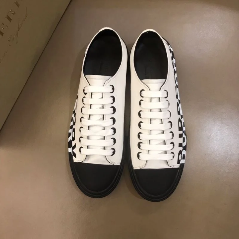 Burberry Low Shoes StreetReady 17088