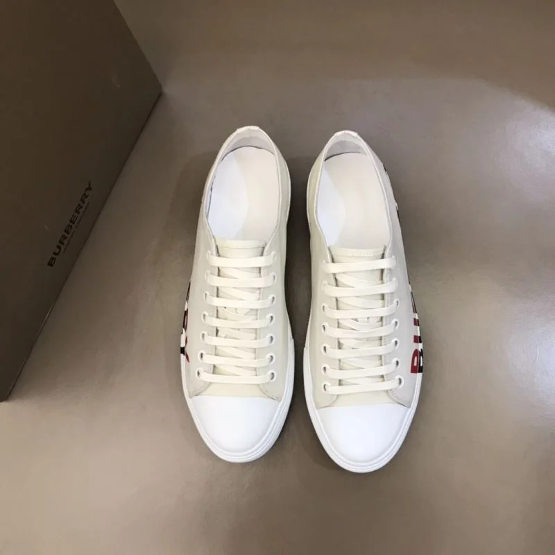 Stylish Burberry Low Shoes 17082