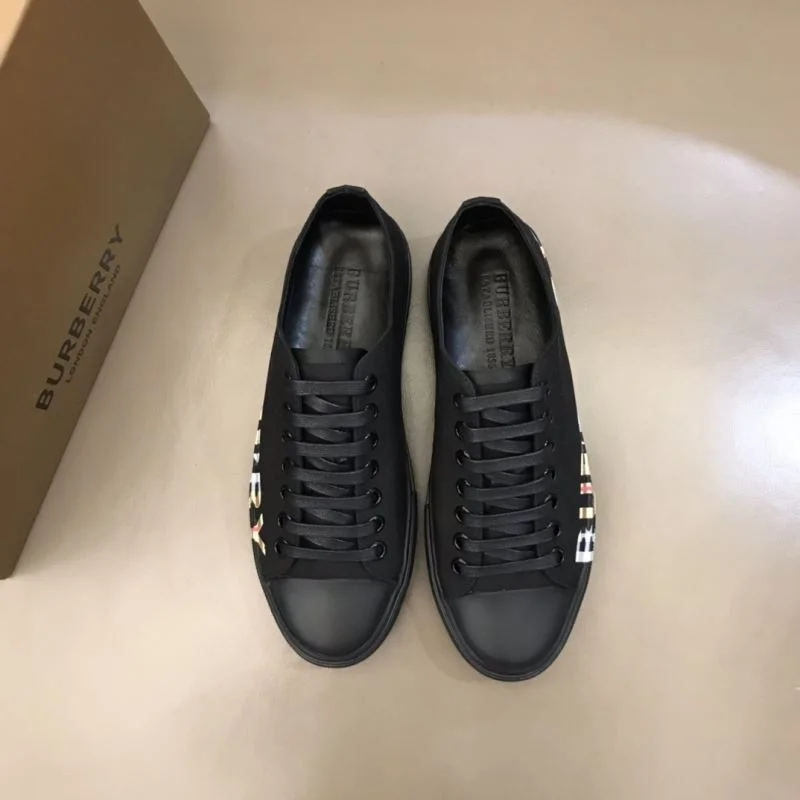 Burberry Low Shoes Reliable 17080