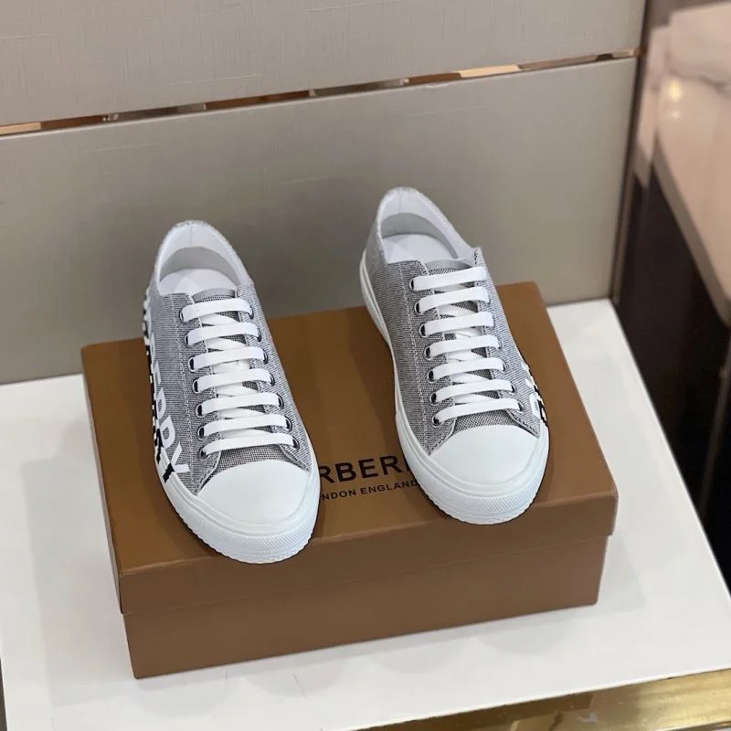 Burberry Low Shoes Sleek 17084
