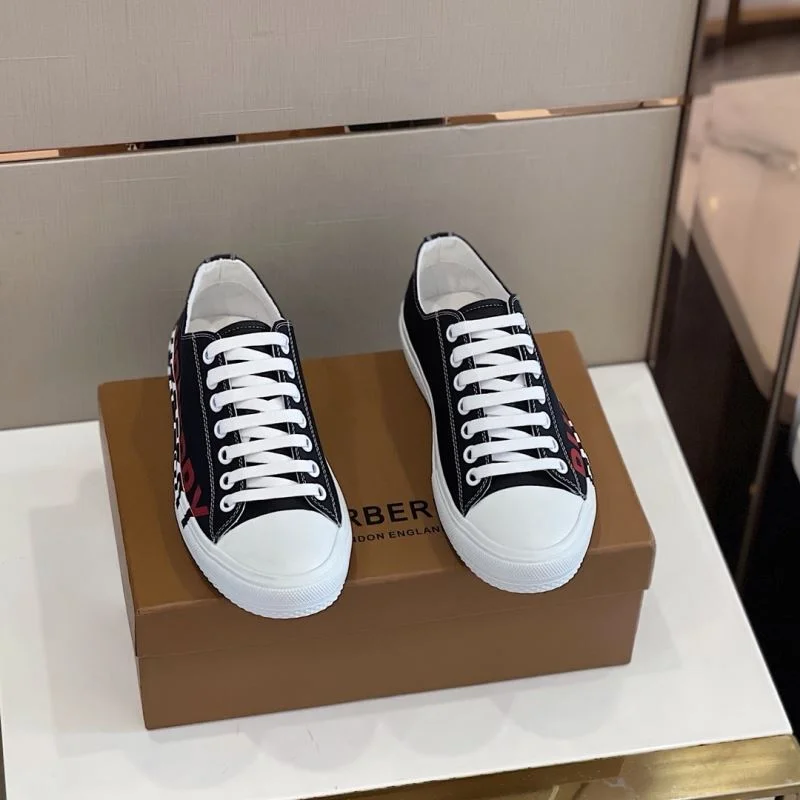 Burberry Low Shoes Popular 17139