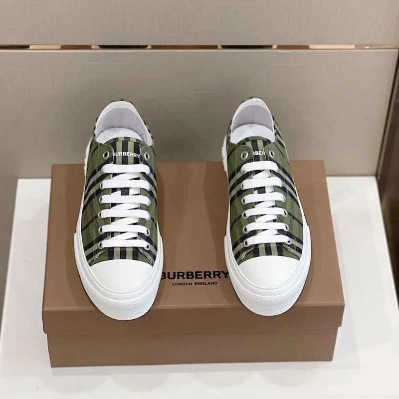 Lightweight Burberry Low Shoes 17097