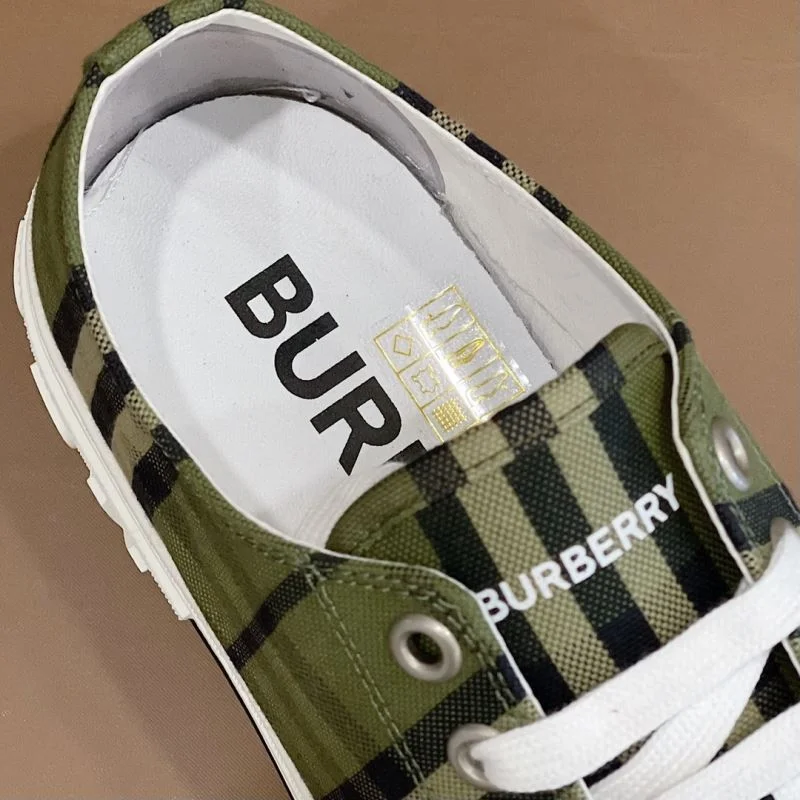 Lightweight Burberry Low Shoes 17097