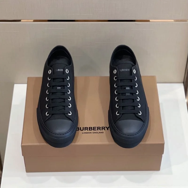 Burberry Low Shoes Casual 17073