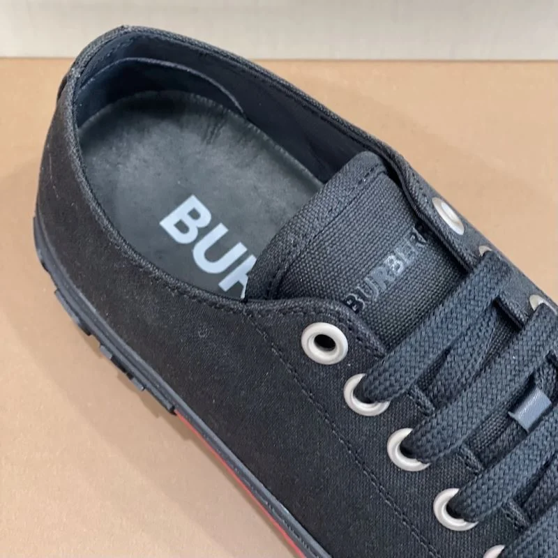 Burberry Low Shoes Casual 17073