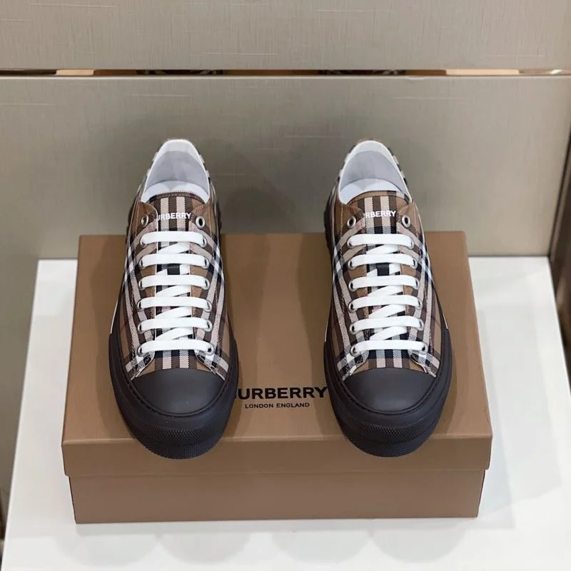 Burberry Low Shoes OnTrend 17094