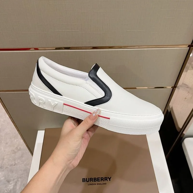 Burberry Low Shoes Bright 17053