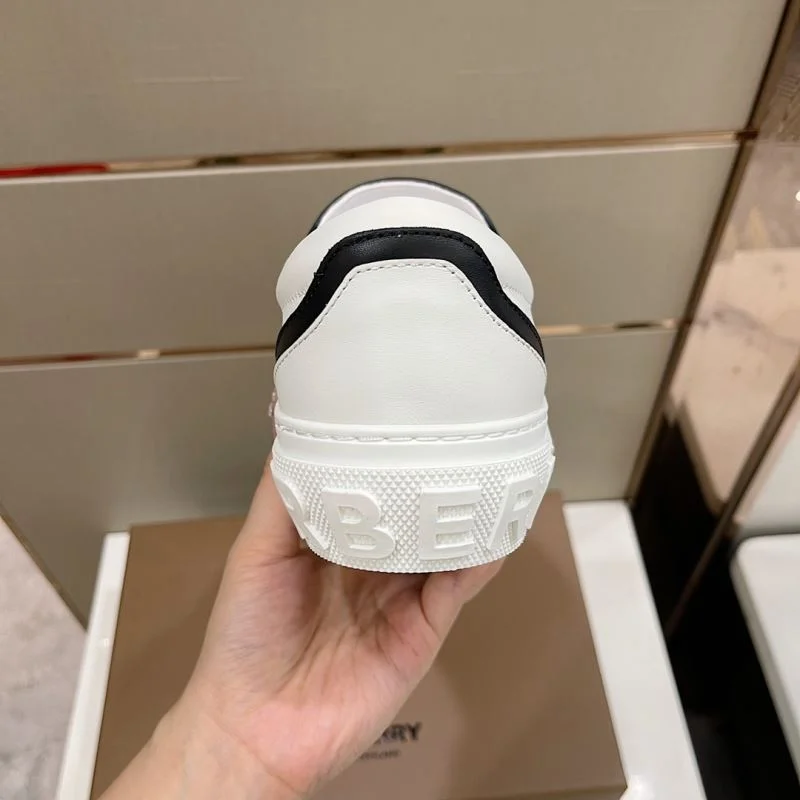 Burberry Low Shoes Bright 17053