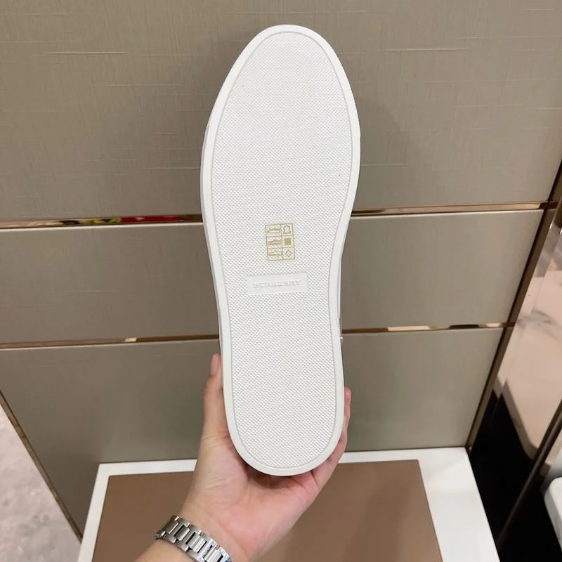 Burberry Low Shoes AllSeason 17048