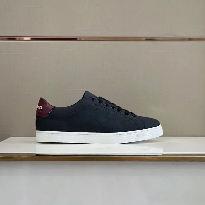 Burberry Low Shoes Youthful 17060