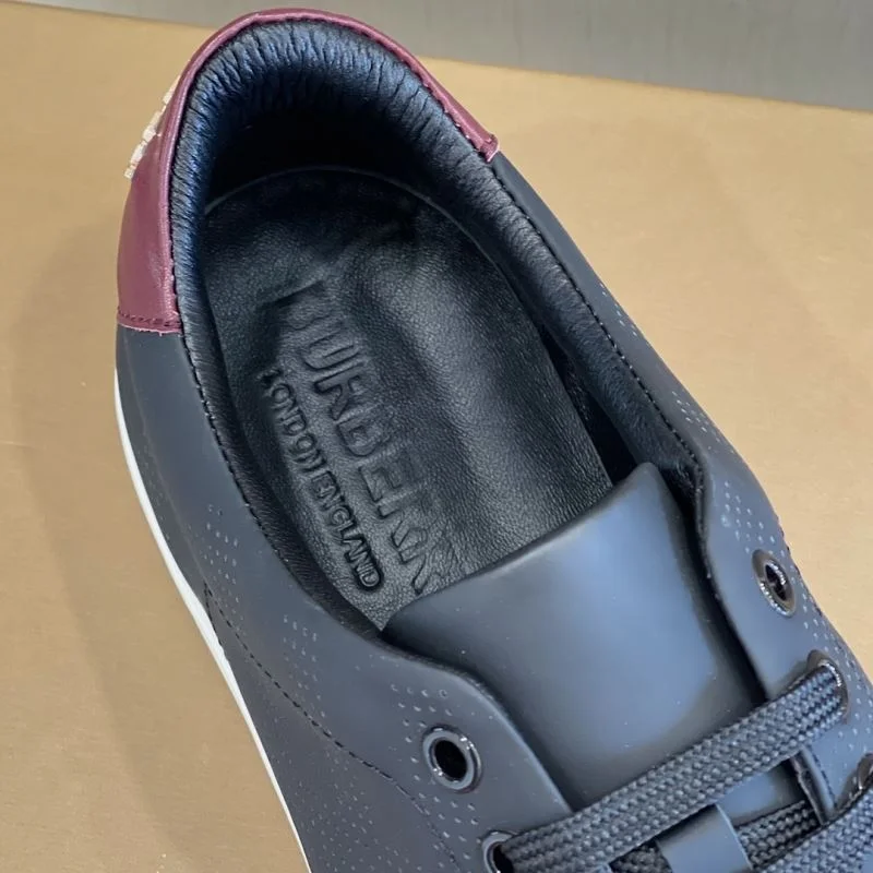 Burberry Low Shoes Youthful 17060