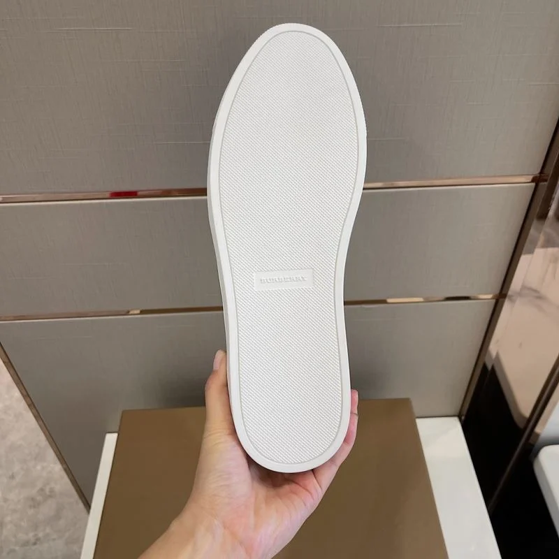 Burberry Low Shoes Youthful 17060