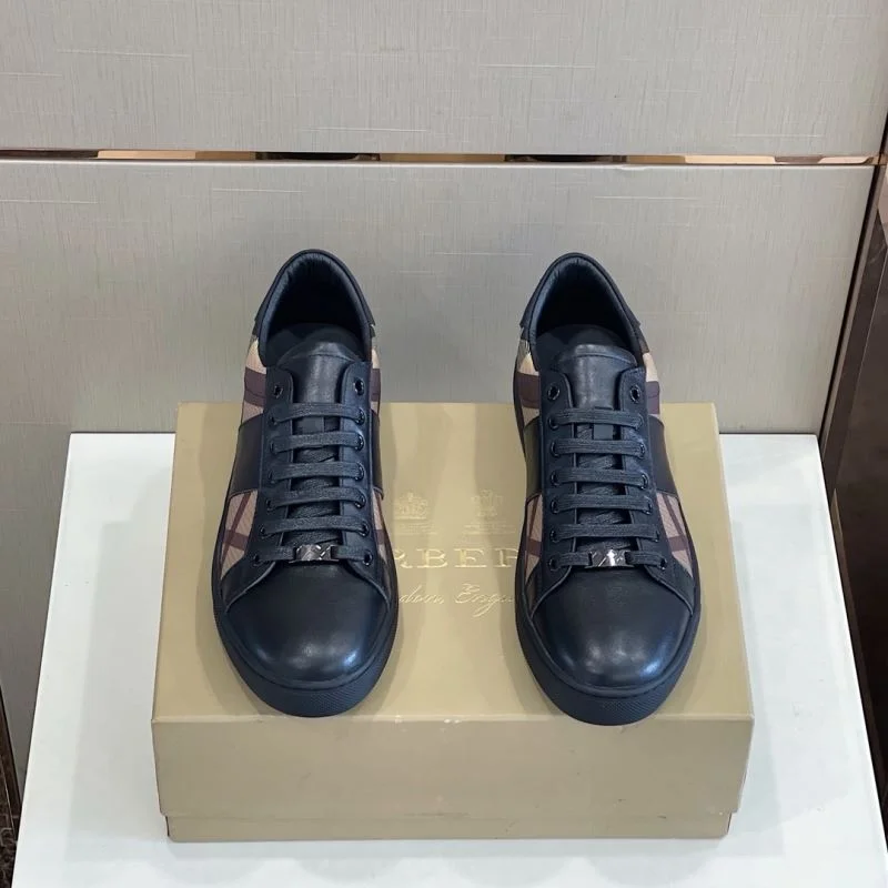Burberry Low Shoes MoistureWicking 17062