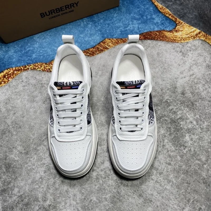 Chic Burberry Low Shoes 17066