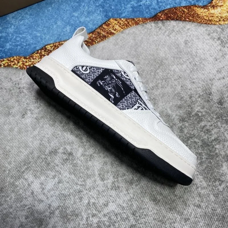 Chic Burberry Low Shoes 17066