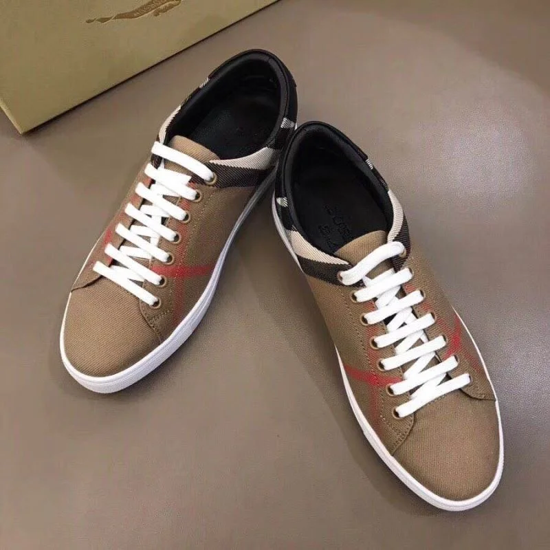 Burberry Low Shoes Reliable 17040