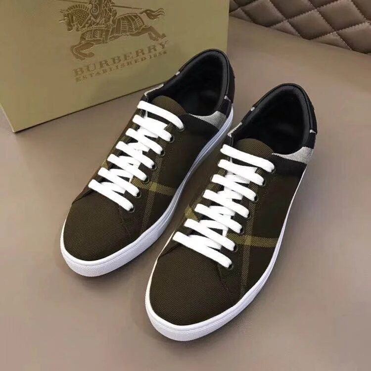 Chic Burberry Low Shoes 17108