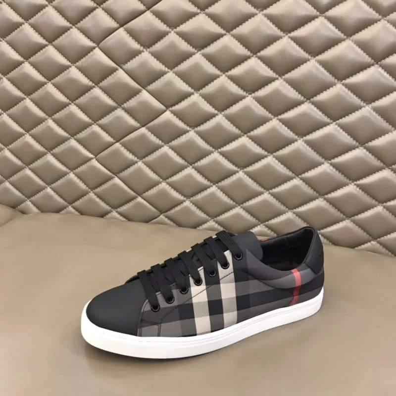 Burberry Low Shoes Attractive 17045