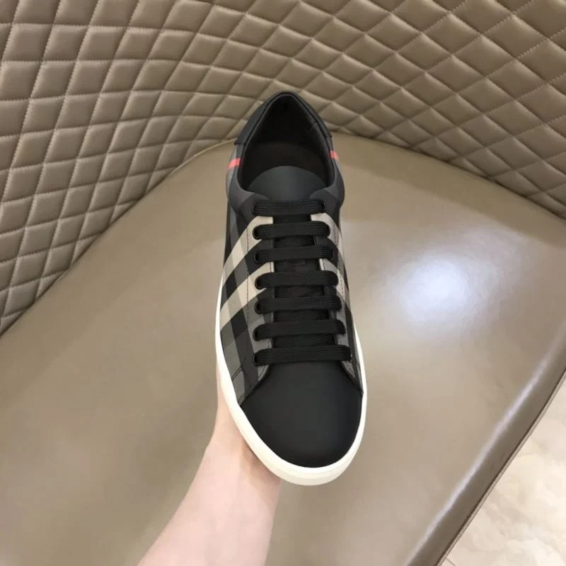Burberry Low Shoes Attractive 17045