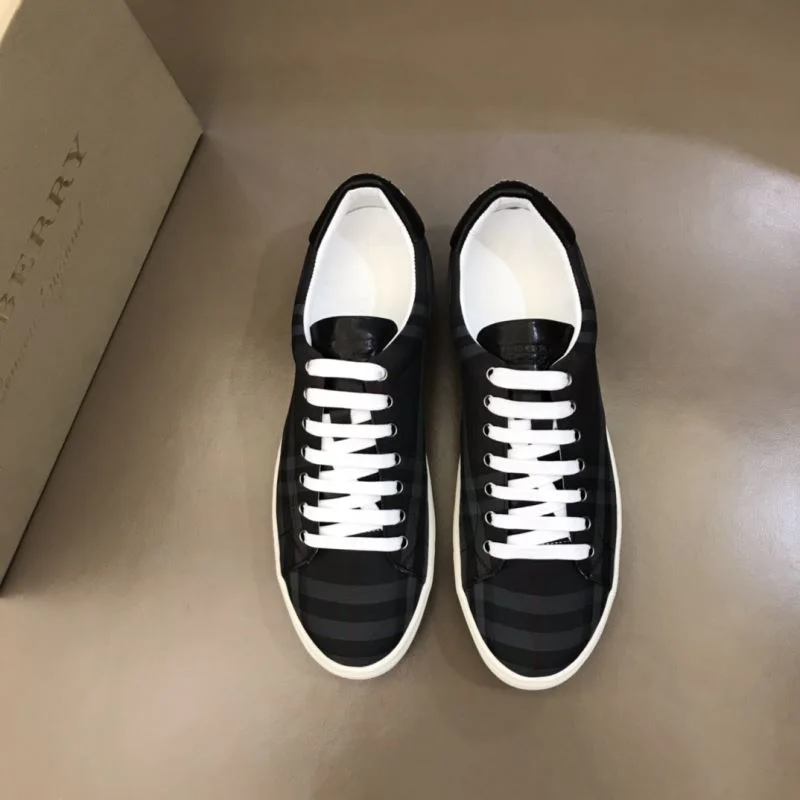 Burberry Low Shoes UrbanChic 17049
