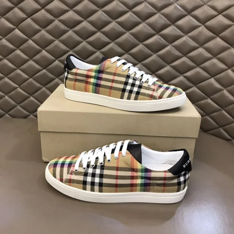 Burberry Low Shoes Stylish 17032