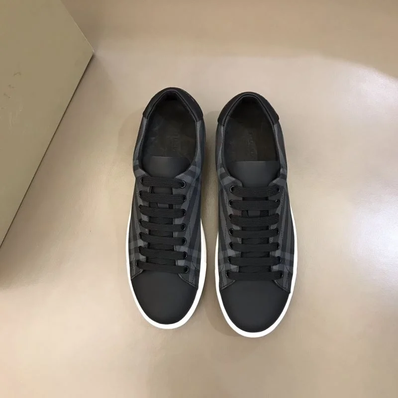 Burberry Low Shoes Sporty 17155