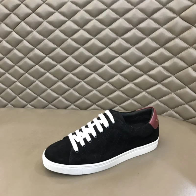 Burberry Low Shoes Stylish 17013