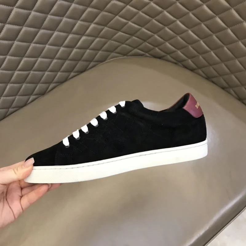 Burberry Low Shoes Stylish 17013