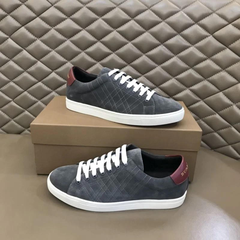 Burberry Low Shoes RelaxedFit 17022