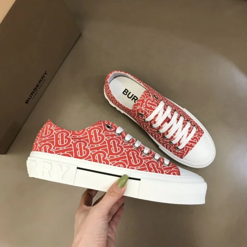 Burberry Low Shoes Original 17071
